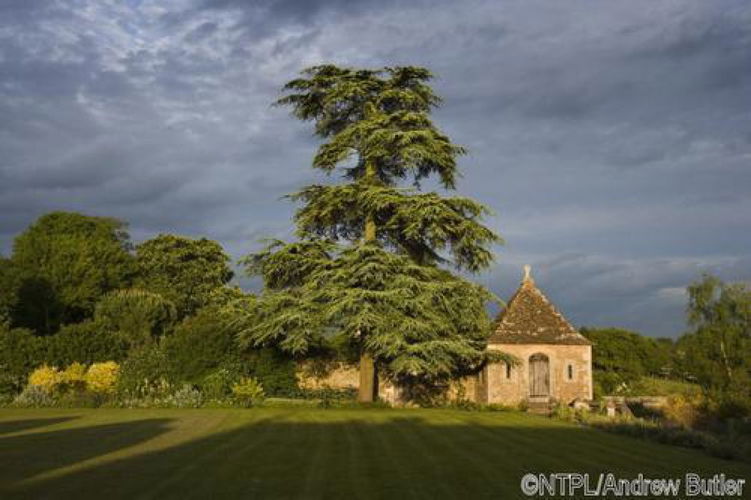 Pgds 20080316 172310 Ntpl 151310 Great Chalfield Manor Wiltshire