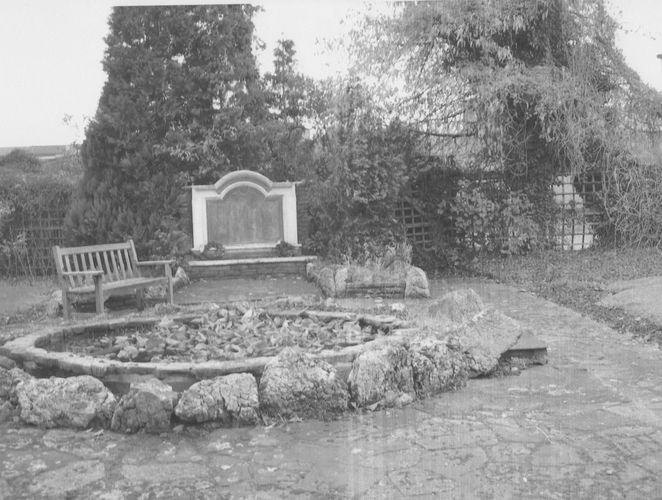 Pgds 20140203 212427 Nash Mills Memorial Garden Before Restoration 2009 Pat Livesey1