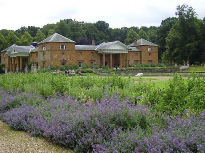 Pgds 20140710 210140 Looking Across The Gardens At Althorp Geograph Org Uk 1175336