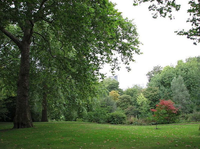 Pgds 20140723 144719 Buckingham Palace   The Garden 2947948484
