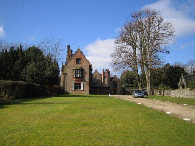 Pgds 20140726 195847 Chenies   The Manor House   Geograph Org Uk   139226