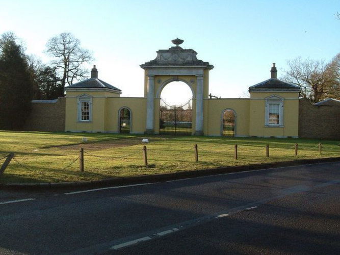 Pgds 20140830 180145 Dyrham Park  Entrance Gateway   Geograph Org Uk   129672