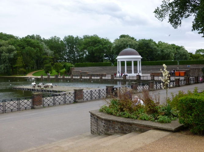 Pgds 20150908 104303 Boating Lake With Bandstand