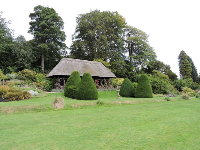 Pgds 20150922 123135 Hawk House And Topiary