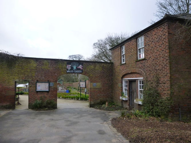 Pgds 20160201 122137 Entrance To Walled Garden