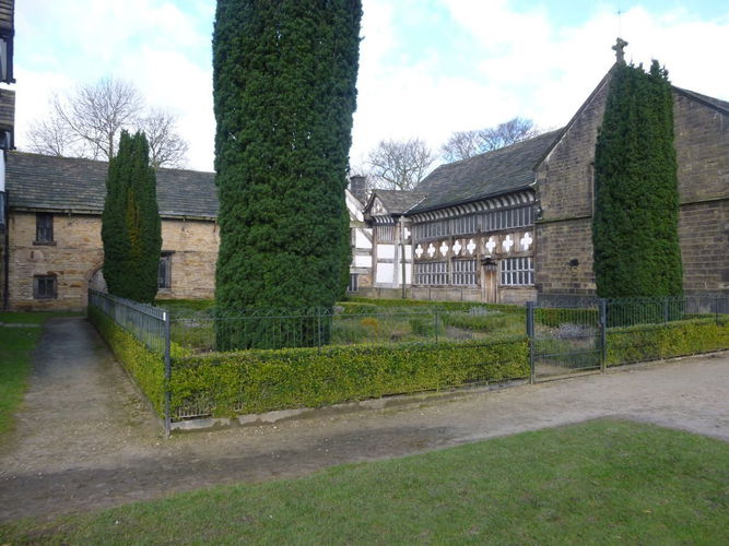 Pgds 20160219 161406 Oldest Part Of Hall With Small Garden